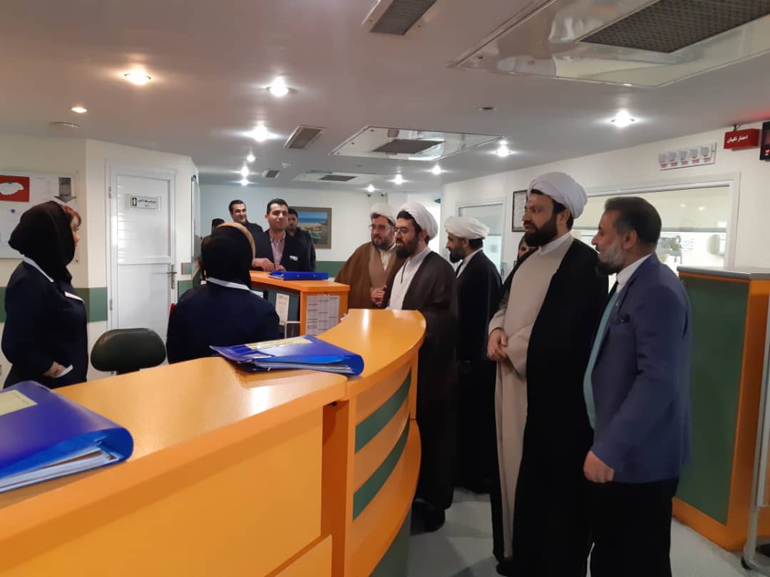 حضور مدیر ناحیه شهید مطهری در بیمارستان آتیه و تبریک روز پرستار