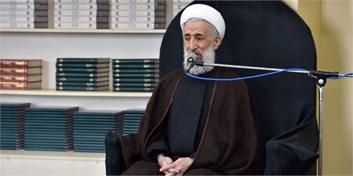 http://www.masjed.ir/MediaServer/oYvZm5CyeK8JXBGKUBJeP2/62895_0_2018_11_500_0_0_jpg_0_0/%da%a9%d8%b3%db%8c-%da%a9%d9%87-%d9%81%da%a9%d8%b1%d8%b4-%d8%a8%d9%87-%d8%af%d9%86%db%8c%d8%a7-%d9%85%d8%b4%d8%ba%d9%88%d9%84-%d8%a7%d8%b3%d8%aa-%d9%86%d9%85%db%8c-%d8%aa%d9%88%d8%a7%d9%86%d8%af-%d8%a8%d9%87-%d8%b9%d8%a7%d9%84%d9%85-%d8%a8%d8%a7%d9%84%d8%a7-%d9%be%d8%b1%d9%88%d8%a7%d8%b2-%da%a9%d9%86%d8%af.jpg