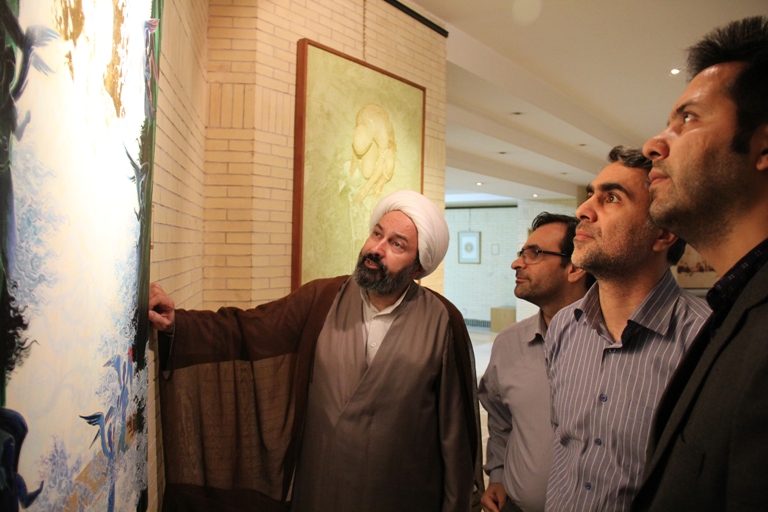 بازدید کارکنان مرکز رسیدگی به امور مساجد از موزه ملی قرآن کریم