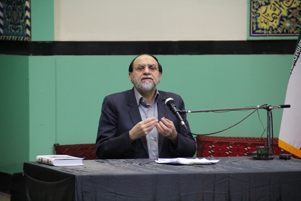 نشست بررسی نقش مسجد در گام دوم با سخنرانی استاد رحیم پور