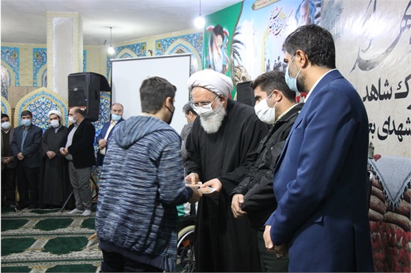 تقدیر از حافظان قرآن مسجد شهدای بعثت