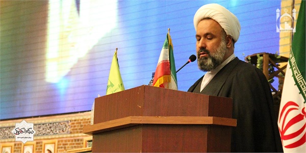 تجلیل از ائمه جماعات شهید در همایش ستارگان جاوید 45