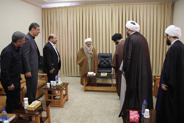 دیدار رئیس مرکز رسیدگی به امور مساجد بامراجع عظام تقلید