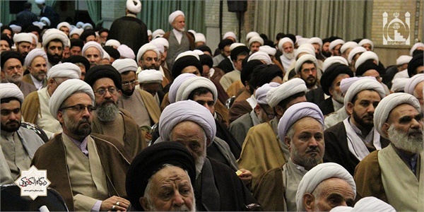 تجلیل از ائمه جماعات شهید در همایش ستارگان جاوید 48