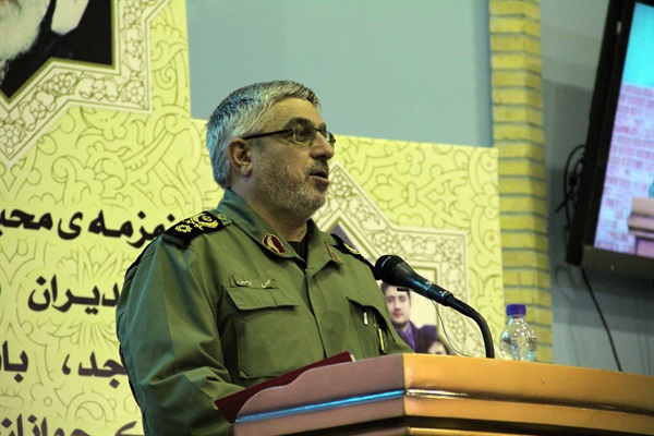 تقدیر از نیروهای خدوم سپاه 10