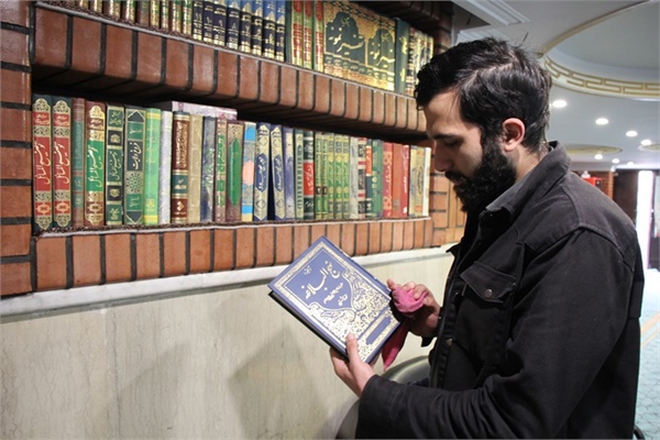 تکریم و تعظیم مسجد لولاگر