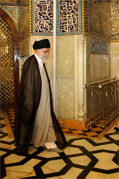 رهبری در حرم امام رضا 8