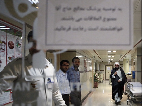 عیادت رییس مرکز از آیت الله مهدوی کنی  4