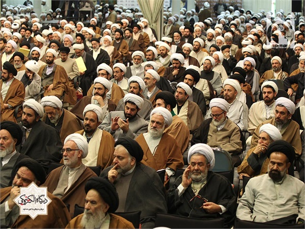 تجلیل از ائمه جماعات شهید در همایش ستارگان جاوید 34