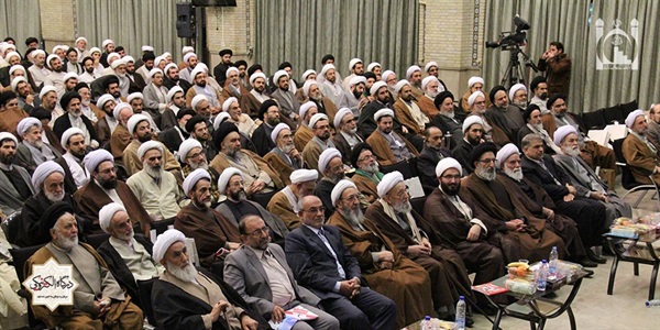 تجلیل از ائمه جماعات شهید در همایش ستارگان جاوید 10