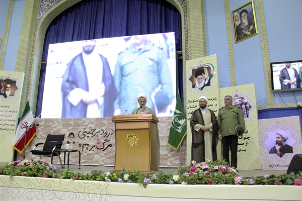 تقدیر از نیروهای خدوم سپاه 4