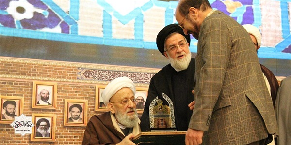 تجلیل از ائمه جماعات شهید در همایش ستارگان جاوید 16