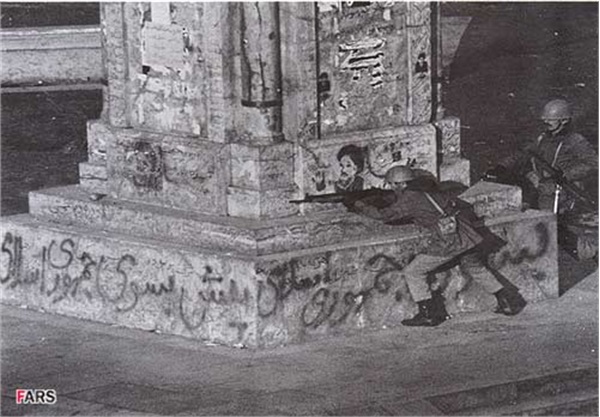 تصاویر پیروزی انقلاب 26