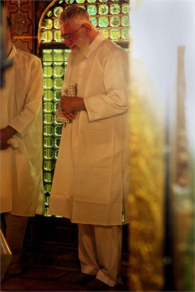 رهبری در حرم امام رضا 5