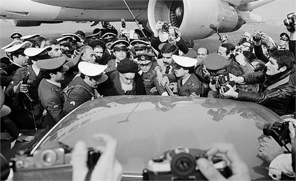 تصاویر پیروزی انقلاب 35