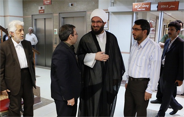 عیادت رییس مرکز از آیت الله مهدوی کنی  2