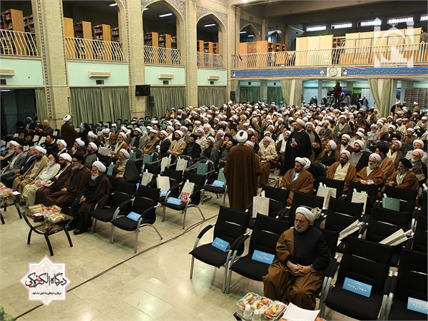 تجلیل از ائمه جماعات شهید در همایش ستارگان جاوید 30