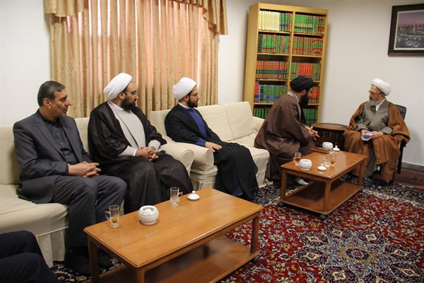 دیدار رئیس و مسئولین مرکز رسیدگی به امور مساجد با حضرت آیت الله جعفر سبحانی