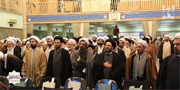 تجلیل از ائمه جماعات شهید در همایش ستارگان جاوید 44