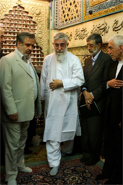 رهبری در حرم امام رضا 4