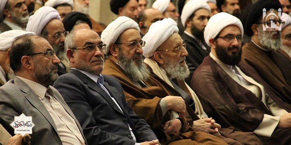 تجلیل از ائمه جماعات شهید در همایش ستارگان جاوید 8