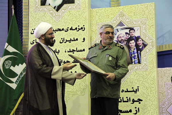 تقدیر از نیروهای خدوم سپاه 8